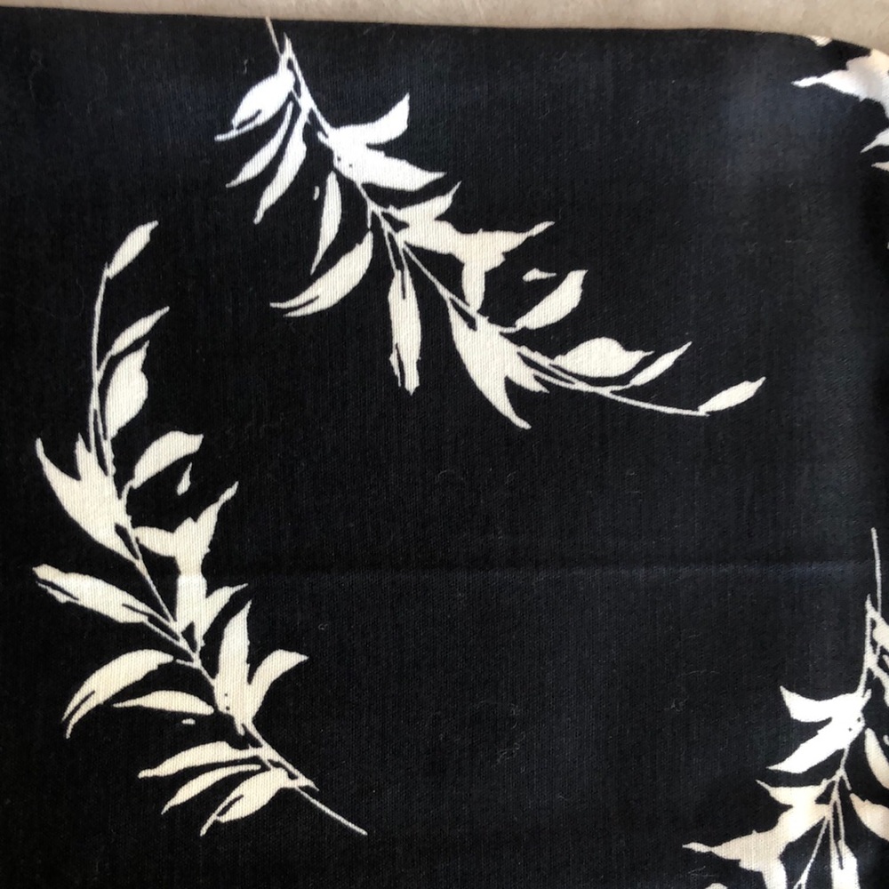 Merona Woman’s Classic Ankle Black White Leaf Print Slim Fit Pants Size 2 - Picture 10 of 15